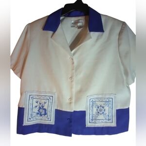 Betsys Things Women Blue and White Short Sleeve Shirt Size 12 Workwear Business